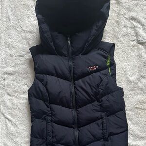 Hollister Women's Navy Puffer Vest with Hood